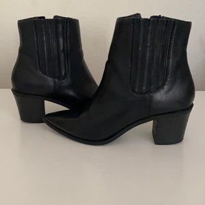 Women’s leather booties size 6 black